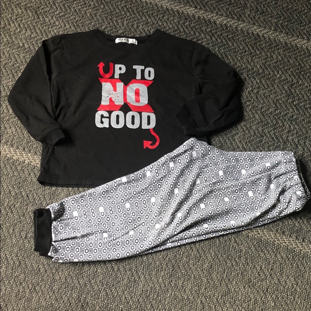 Kids Black 'Up To No Good' Graphic Top and Gray Patterned Bottoms Set